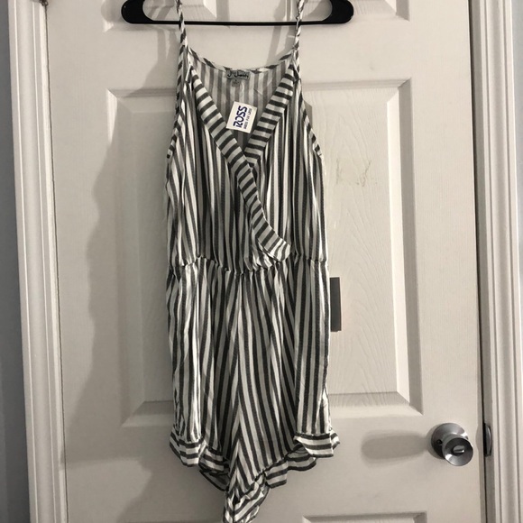 Stripe Romper - Picture 1 of 3
